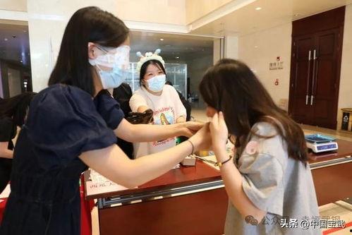 学妹吃瓜事件视频播放,视频播放引发热议，真相究竟如何？