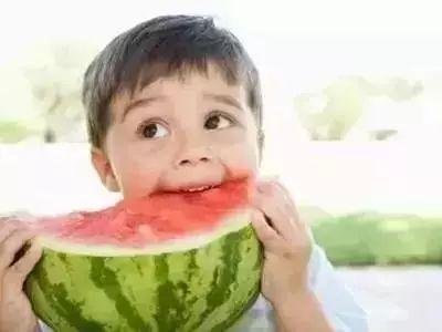 扣扣吃瓜桂芬,揭秘网络红人的魅力与争议