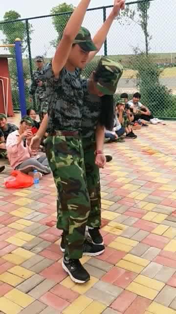 吃瓜教官被抓,揭秘背后惊人真相