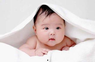 小孩吃瓜引产,小孩吃瓜的欢乐时光