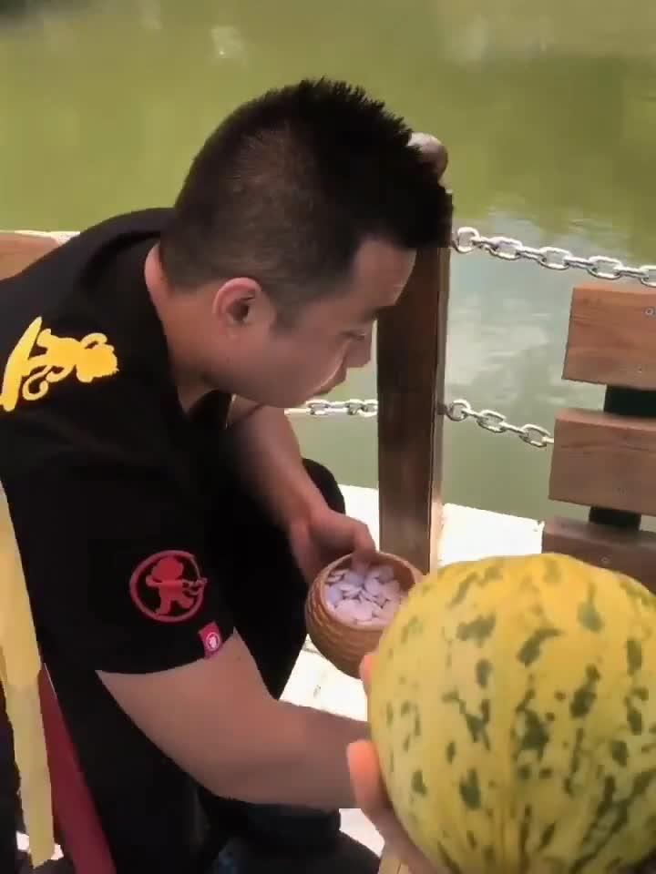 吃瓜不用刀系列,轻松解码娱乐圈风云，无需锋利刀刃