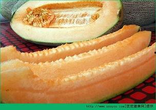 白皮哈密瓜里面可以吃吗,揭秘其内部美味，是否可直接食用