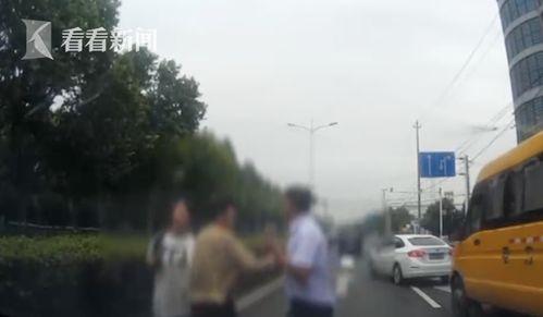 天津吃瓜撞车,一场意外引发的全民热议