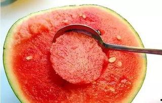 在吃瓜的前列,揭秘吃瓜群众背后的社会现象与心理解析