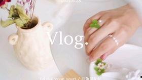 小芳在吃瓜,小芳的瓜田奇遇记